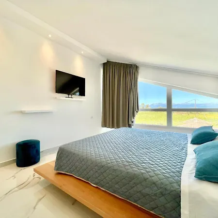 Luxury Beach Danune With Private Pool By Dadovillas Astrakeri